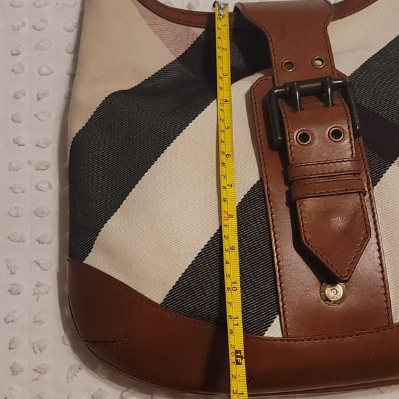 Authentic Burberry bag - Picture 4 of 8